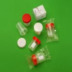 Pojemniki z PP na próbki - z zakrętką - poj. 180 ml - b-2377 - pojemniki-z-pp-na-probki-z-etykieta - 180-ml - 63-x-80-mm - biala - niesterylne - worek - 200-szt