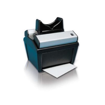 Miniciemnia + ręczna lampa UV