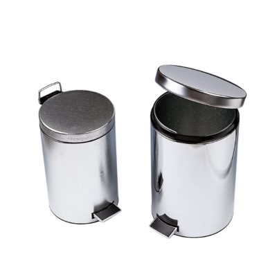 Pojemnik na odpady z mechanizmem pedałowym